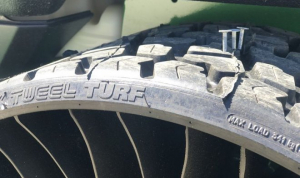 Бескамерные покрышки Tweel не боятся гвоздей и других испытаний