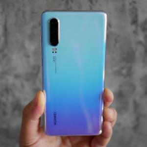 Обзор смартфона Huawei P30: базовый флагман