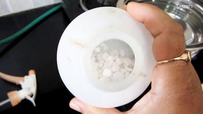 Как я избавляюсь от въевшихся следов жира на кухонной вытяжке за 5 минут Как я избавляюсь от въевшихся следов жира на кухонной вытяжке за 5 минут