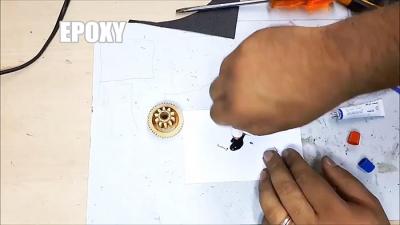 Восстановление зубьев пластиковой шестеренки накаткой