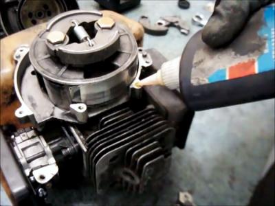 Плохо заводится бензокоса? Отрегулируйте зазор магнето