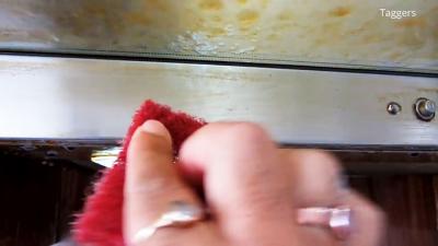 Как я избавляюсь от въевшихся следов жира на кухонной вытяжке за 5 минут Как я избавляюсь от въевшихся следов жира на кухонной вытяжке за 5 минут