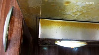 Как я избавляюсь от въевшихся следов жира на кухонной вытяжке за 5 минут Как я избавляюсь от въевшихся следов жира на кухонной вытяжке за 5 минут