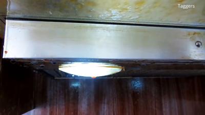 Как я избавляюсь от въевшихся следов жира на кухонной вытяжке за 5 минут Как я избавляюсь от въевшихся следов жира на кухонной вытяжке за 5 минут