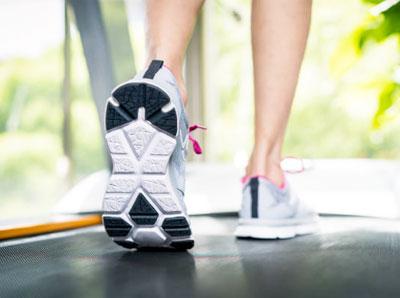 Ходьба на беговой дорожке для похудения - техника, программа, интервальная тренировка Ходьба на беговой дорожке для похудения - техника, программа, интервальная тренировка