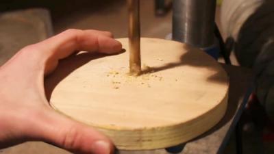 Используем деревянный диск для быстрой наточки ножей Используем деревянный диск для быстрой наточки ножей