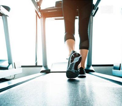 Ходьба в гору для похудения - вверх по лестнице и беговой дорожке
