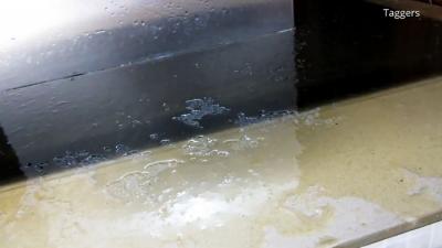 Как я избавляюсь от въевшихся следов жира на кухонной вытяжке за 5 минут Как я избавляюсь от въевшихся следов жира на кухонной вытяжке за 5 минут