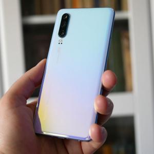 Обзор смартфона Huawei P30: базовый флагман