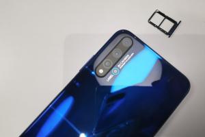 Первый взгляд на смартфоны Honor 20: грядут перемены