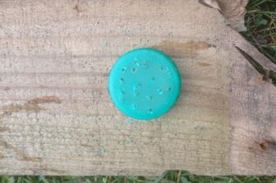 Как сделать полноценную садовую лейку из канистры за 2 минуты