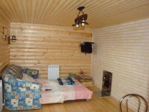 Какие материалы можно использовать для отделки потолка в деревянном доме? Какие материалы можно использовать для отделки потолка в деревянном доме?