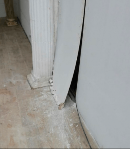 Пара забронировала номер в отеле, и он их поразил. Отпуск получился очень экстравагантным, но это не плюс