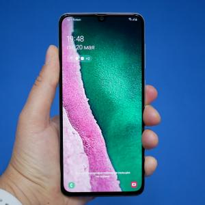 Обзор смартфона Samsung Galaxy A70: внушительный экран и емкая батарея