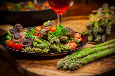 Чем питаться в ресторане на диете