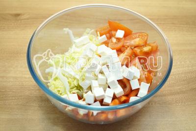 Салат с пекинской капустой и сыром «Ява»