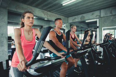 Велоаэробика: виды и особенности физических нагрузок на велотренажерах