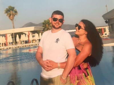 Пара устроила вечеринку, чтобы узнать пол ребёнка. Но не это стало главным сюрпризом для будущей мамы