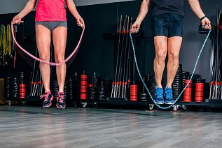 Физические нагрузки со скакалкой: польза и противопоказания